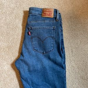 Levi’s 711 Skinny Jeans